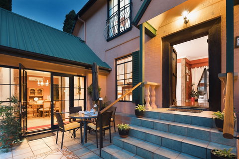 Villa Della Rosa Bed & Breakfast - Accommodation QLD 2