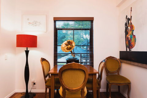 Villa Della Rosa Bed & Breakfast - Accommodation QLD 4