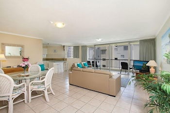 Rainbow Commodore Apartments - Accommodation QLD 2