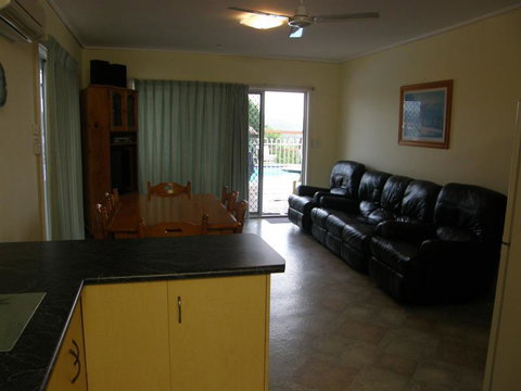 Ambience Holiday Apartments - Accommodation QLD 6