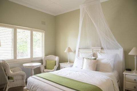 Plantation House - Accommodation QLD 4