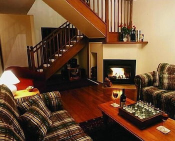 Valley Of The Waters B&B - Accommodation QLD 4