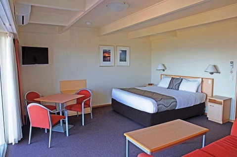 Amooran Oceanside - Accommodation QLD 3