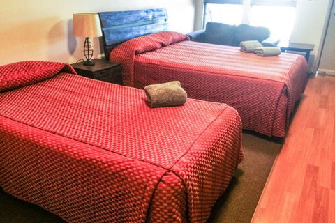 Spinifex Hotel - Accommodation QLD 6