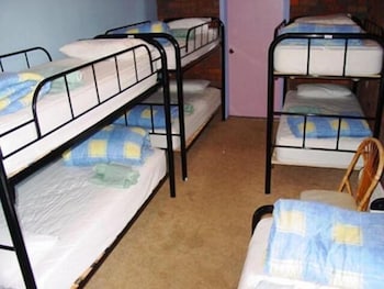 Warrnambool Beach Backpackers - Accommodation QLD 5