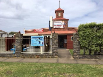 Warrnambool Beach Backpackers - Accommodation QLD 1