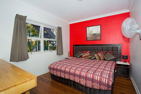 Backpackers In Paradise Resort - Accommodation QLD 7