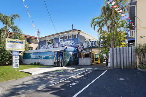 Backpackers In Paradise Resort - Accommodation QLD 1