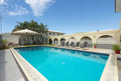 Coral Sands Motel - Accommodation QLD 2