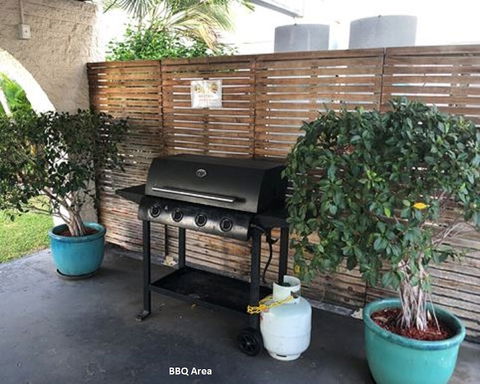 Coral Sands Motel - Accommodation QLD 1