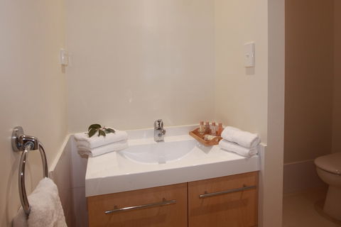 H Boutique Hotel - Accommodation QLD 4