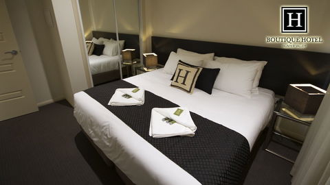 H Boutique Hotel - Accommodation QLD 5