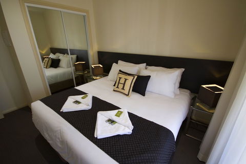 H Boutique Hotel - Accommodation QLD 6