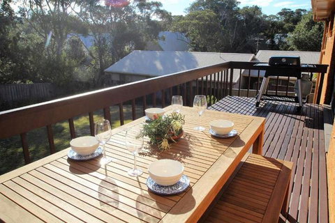 BARRELS At BOOMERANG - Accommodation QLD 7