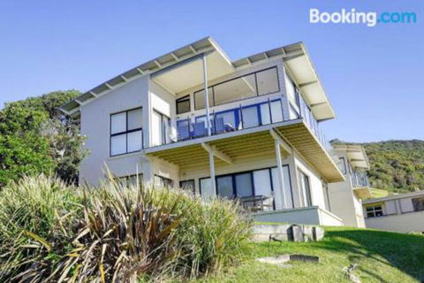 ROCKPOOL (4 Night Min) - Accommodation QLD 2
