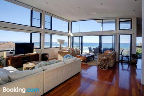 ROCKPOOL (4 Night Min) - Accommodation QLD 7