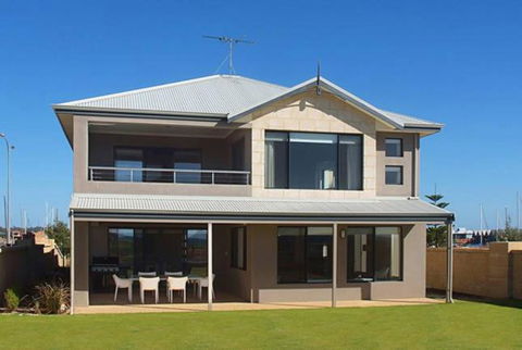 Busselton On The Beach - Accommodation QLD 4