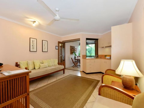 Balinese Breeze - Accommodation QLD 3