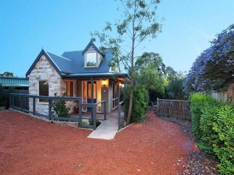Two Truffles Cottages - Accommodation QLD 6