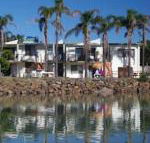 Beachfront 3 25 Willow Street - Accommodation QLD