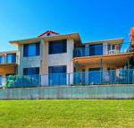 Dolphins 2 7 Commodore Crescent - Accommodation QLD