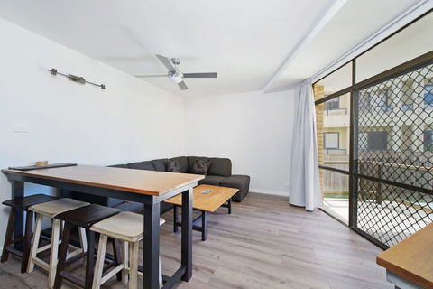 Flynns Beach Apartments 4 41 Pacific Drive - Accommodation QLD 3