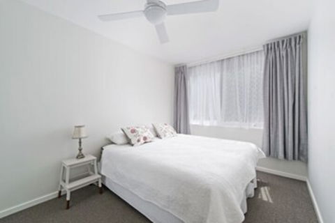Flynns Beach Apartments 4 41 Pacific Drive - Accommodation QLD 0