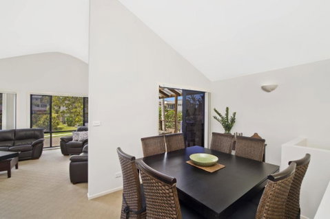 Amara 6 Wesley Avenue - Accommodation QLD 3