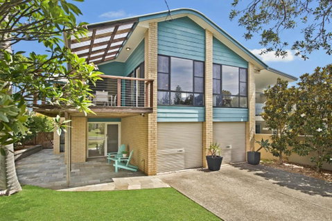 Amara 6 Wesley Avenue - Accommodation QLD 6