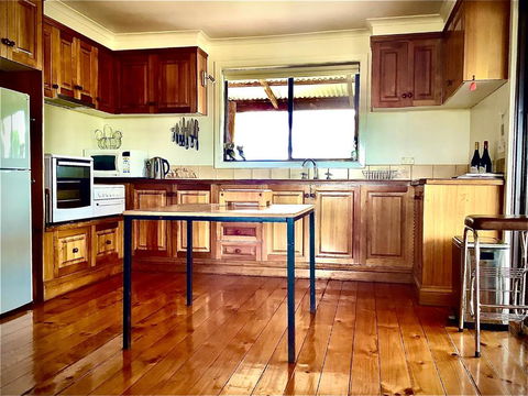 Gilgraves Vineyard Farmstay - Accommodation QLD 4