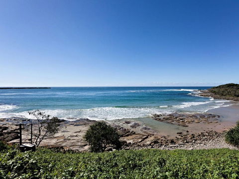 Avalon 2 Uninterrupted Views Almost On The Beach! - Accommodation QLD 2