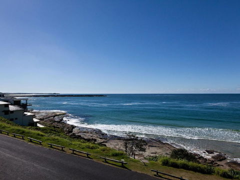 Avalon 2 Uninterrupted Views Almost On The Beach! - Accommodation QLD 5