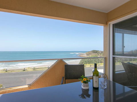 Avalon 2 Uninterrupted Views Almost On The Beach! - Accommodation QLD 3