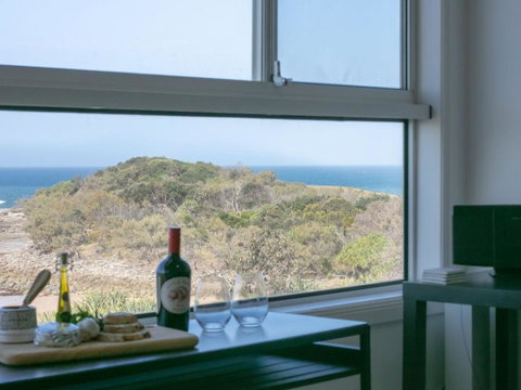 Avalon 3 Views To Die For Across The Road From Convent Beach - Accommodation QLD 1