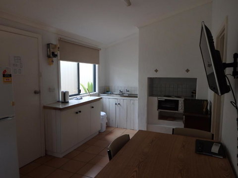 Lazy Lobster Holiday Units & Chalets - Accommodation QLD 4