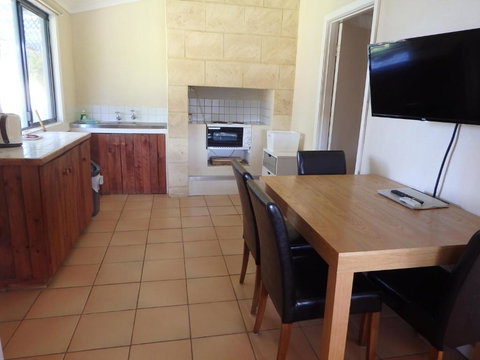 Lazy Lobster Holiday Units & Chalets - Accommodation QLD 6