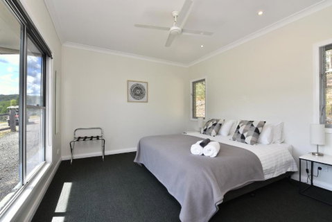 Valle Laguna - Accommodation QLD 6
