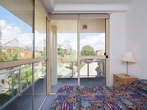 Intrepid Close Seaspray Unit 03 4 - Accommodation QLD 4