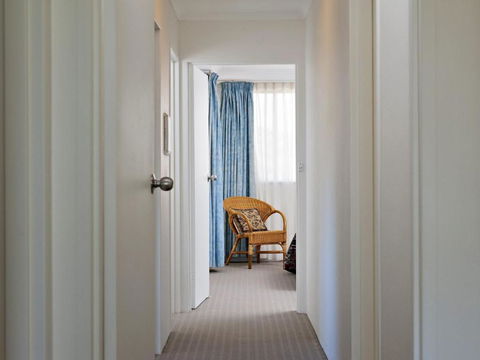 Intrepid Close Seaspray Unit 03 4 - Accommodation QLD 6