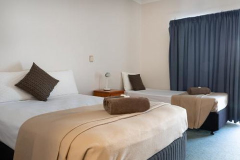 Accommodation On Denham - Accommodation QLD 6