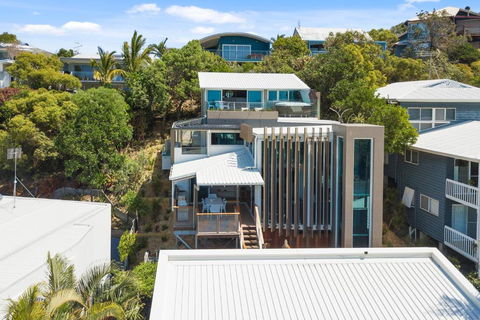 Architectural Masterpiece Sunshine Beach - Accommodation QLD 4