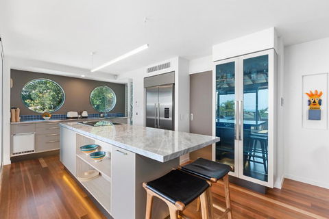 Architectural Masterpiece Sunshine Beach - Accommodation QLD 5