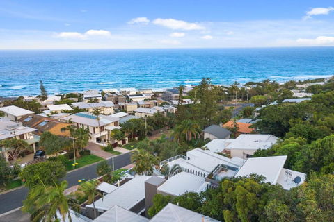 Architectural Masterpiece Sunshine Beach - Accommodation QLD 3