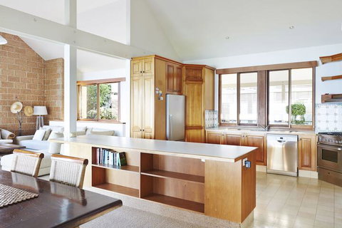 Bay Beach House - Accommodation QLD 6