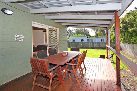 24 Sundew Street Mudjimba 500 Bond Pet Friendly Linen Supplied WIFI Air Cond. - Accommodation QLD 4