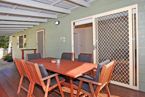 24 Sundew Street Mudjimba 500 Bond Pet Friendly Linen Supplied WIFI Air Cond. - Accommodation QLD 2