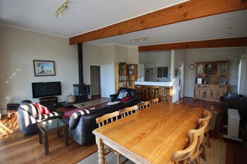 Fairways Close - Accommodation QLD 3