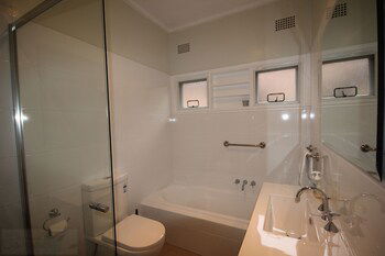 Fairways Close - Accommodation QLD 4