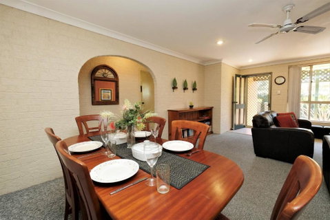 ACACIA WEEKLY ONLY - Accommodation QLD 2