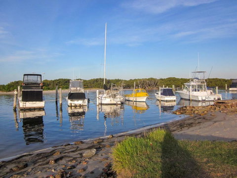 A Reflection On The Lake - Accommodation QLD 3